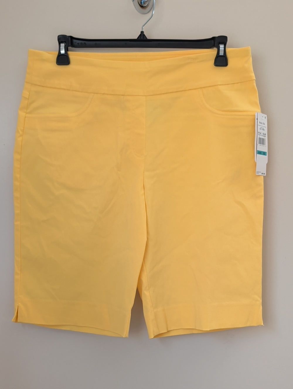 Ruby Rd. Yellow Bermuda Shorts Women’s Size 16 NWT Stretch